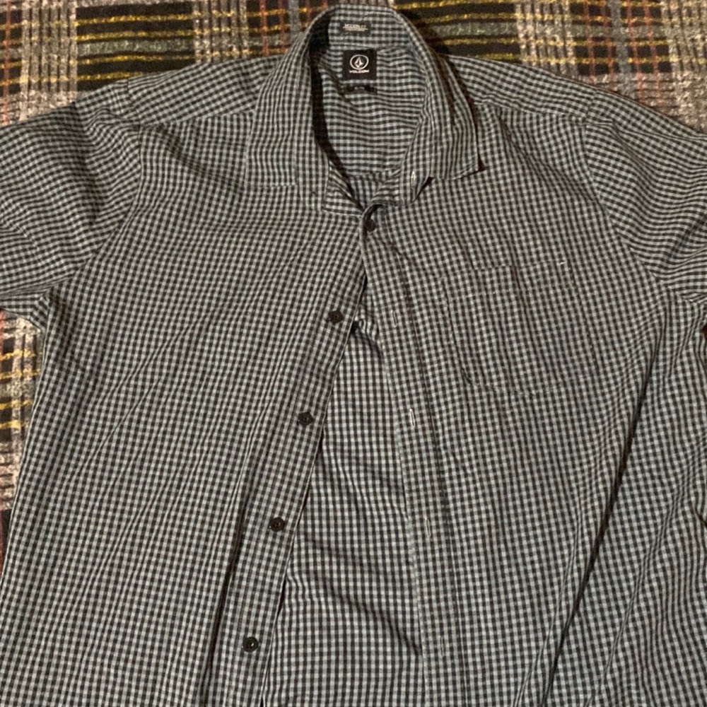 Volcom shirt